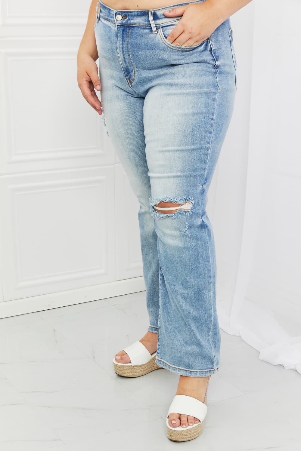 Judy Blue Natalie Full Size Distressed Straight Leg Jeans COCO CRESS