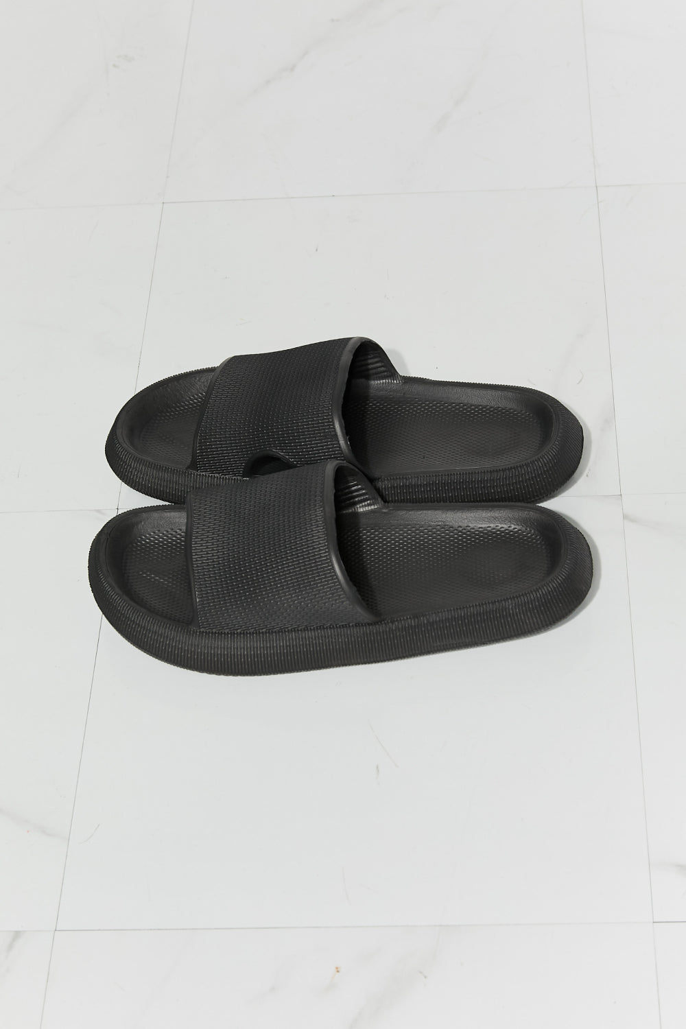 MMShoes Arms Around Me Open Toe Slide in Black COCO CRESS
